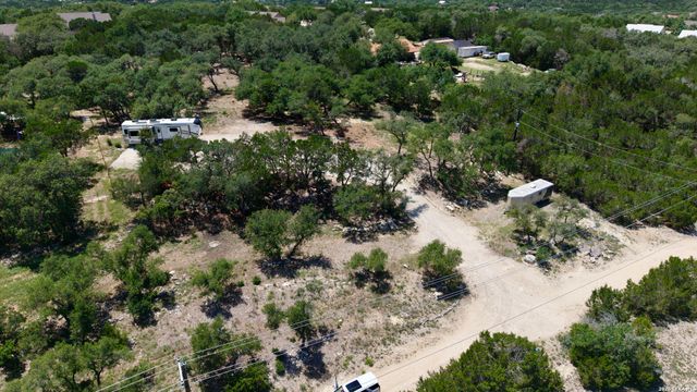 2405 Fm 484, Canyon Lake, TX 78133