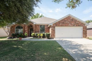 913 Sherry Lane, Saginaw, TX 76179