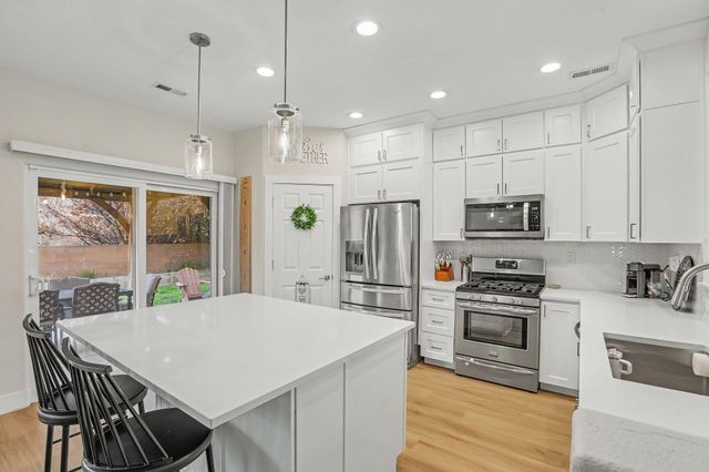 22 Monte Vista Drive NE, Rio Rancho, NM 87124