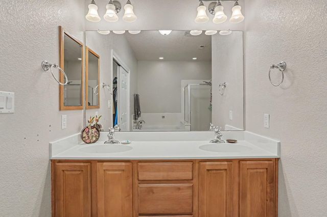 22 Monte Vista Drive NE, Rio Rancho, NM 87124
