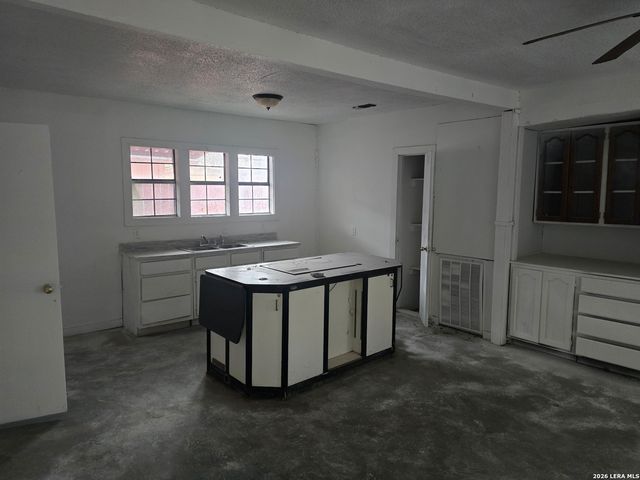 306 E Huff, San Antonio, TX 78214