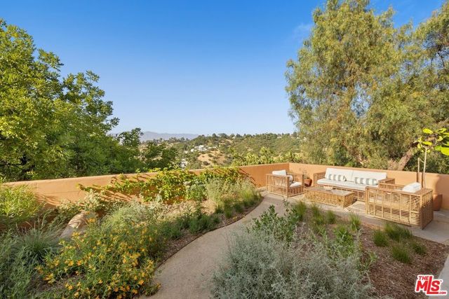 1521 Randall Court, Los Angeles, CA 90065