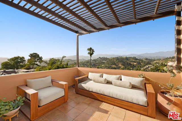 1521 Randall Court, Los Angeles, CA 90065