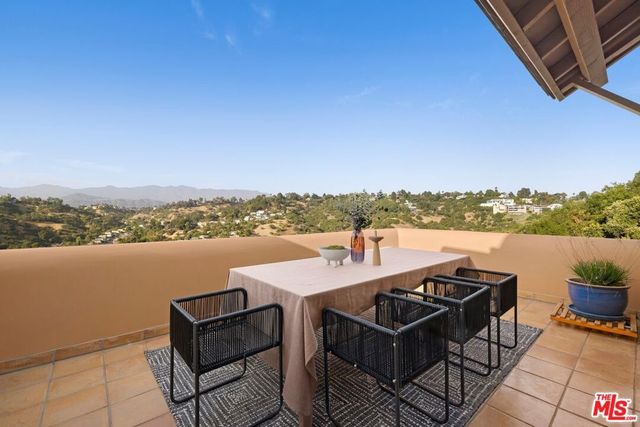 1521 Randall Court, Los Angeles, CA 90065