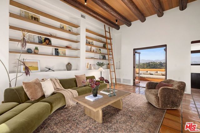 1521 Randall Court, Los Angeles, CA 90065