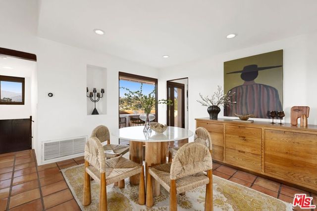 1521 Randall Court, Los Angeles, CA 90065