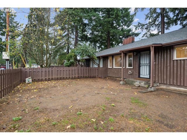 12030 Ne HOLLADAY St, Portland, OR 97220