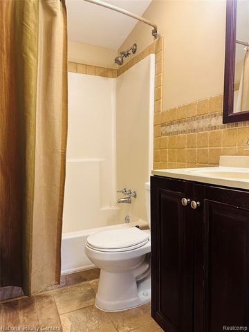 10461 9 Mile Road, Whitmore Lake, MI 48189