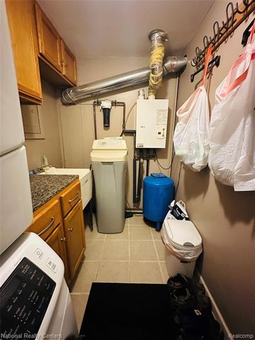 10461 9 Mile Road, Whitmore Lake, MI 48189