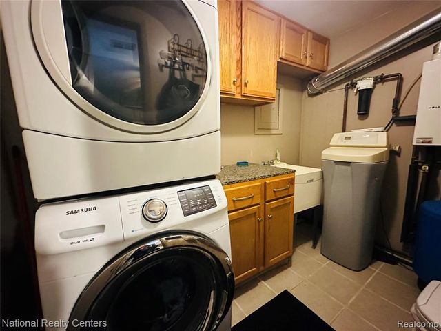 10461 9 Mile Road, Whitmore Lake, MI 48189