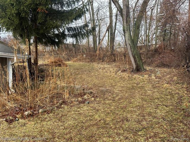 10461 9 Mile Road, Whitmore Lake, MI 48189