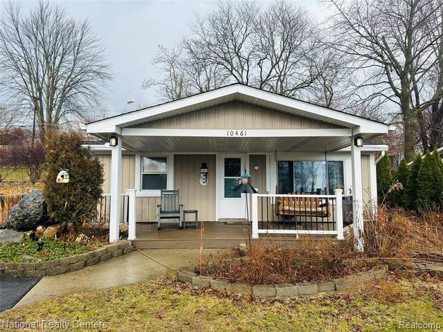 10461 9 Mile Road, Whitmore Lake, MI 48189