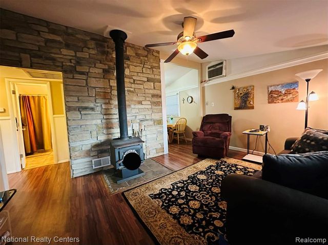 10461 9 Mile Road, Whitmore Lake, MI 48189