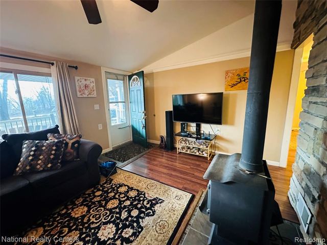 10461 9 Mile Road, Whitmore Lake, MI 48189