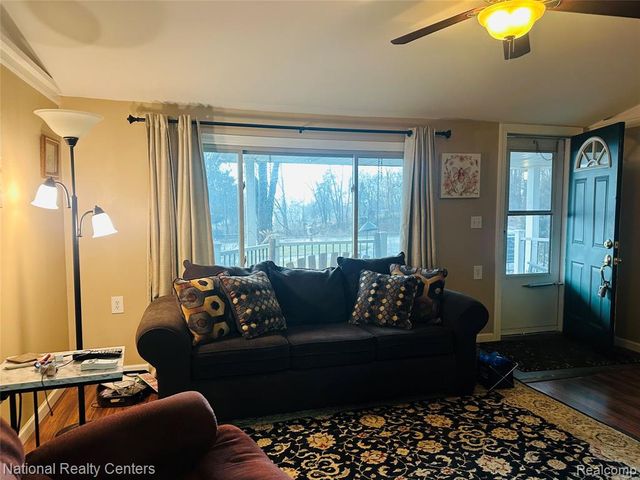 10461 9 Mile Road, Whitmore Lake, MI 48189