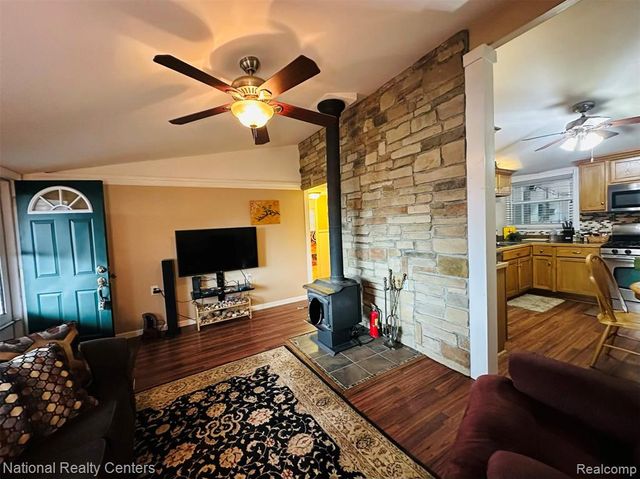 10461 9 Mile Road, Whitmore Lake, MI 48189