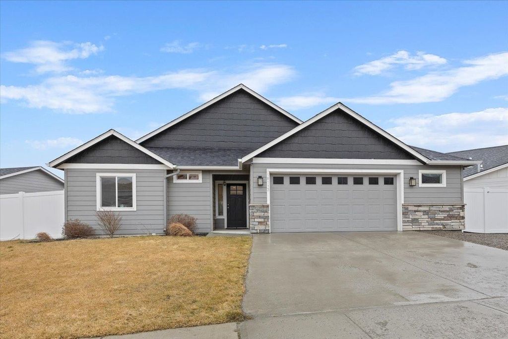 18113 E Selkirk Estates Rd, Greenacres, WA 99016
