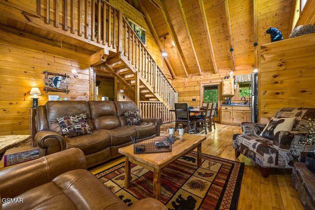 1728 Scenic Woods Way, Sevierville, TN 37876