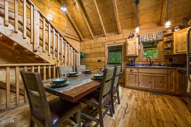 1728 Scenic Woods Way, Sevierville, TN 37876