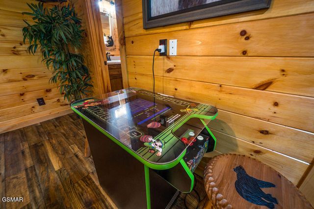 1728 Scenic Woods Way, Sevierville, TN 37876
