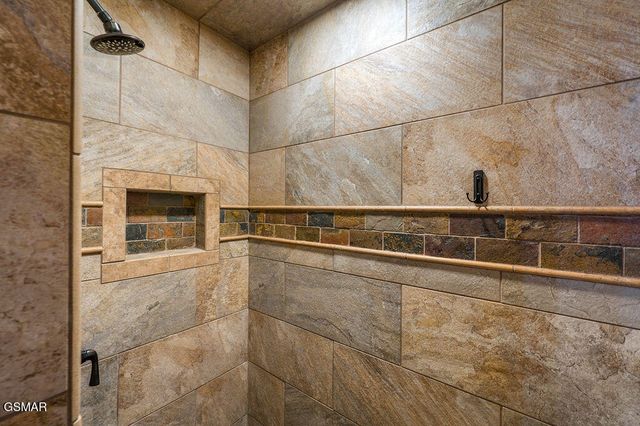 1728 Scenic Woods Way, Sevierville, TN 37876
