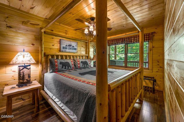 1728 Scenic Woods Way, Sevierville, TN 37876