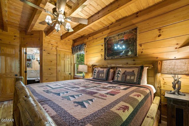 1728 Scenic Woods Way, Sevierville, TN 37876