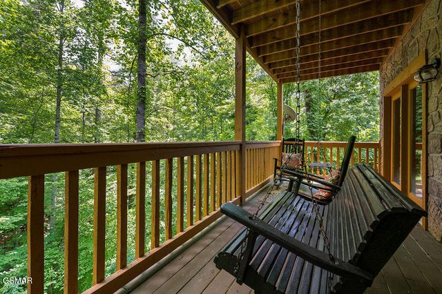 1728 Scenic Woods Way, Sevierville, TN 37876