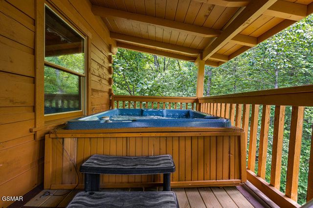 1728 Scenic Woods Way, Sevierville, TN 37876