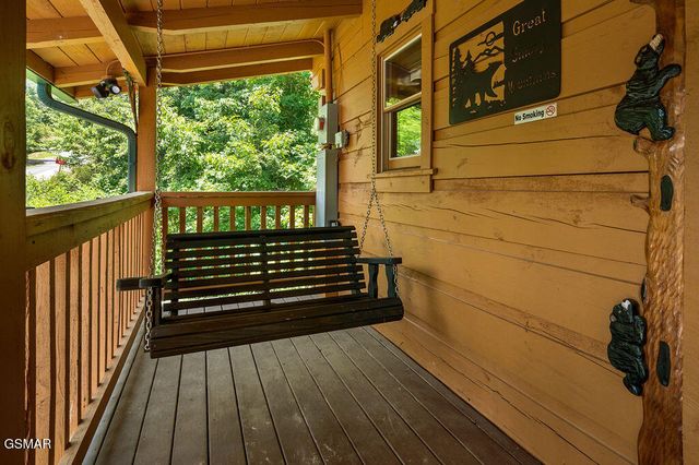 1728 Scenic Woods Way, Sevierville, TN 37876