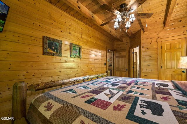 1728 Scenic Woods Way, Sevierville, TN 37876