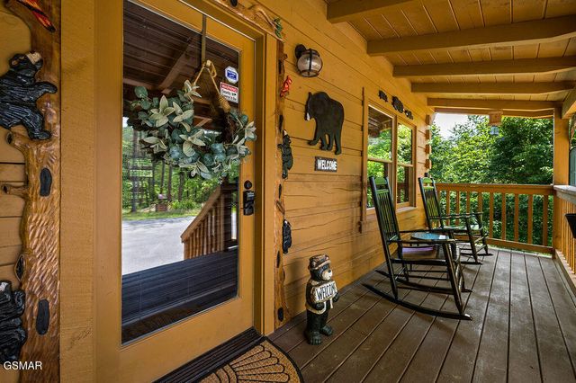 1728 Scenic Woods Way, Sevierville, TN 37876