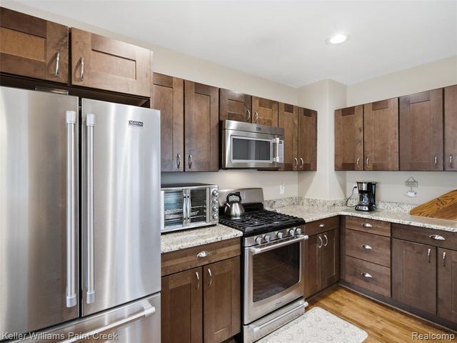 421 N Castell Avenue, Rochester, MI 48307