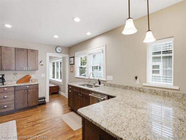 421 N Castell Avenue, Rochester, MI 48307