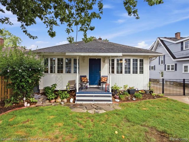 421 N Castell Avenue, Rochester, MI 48307