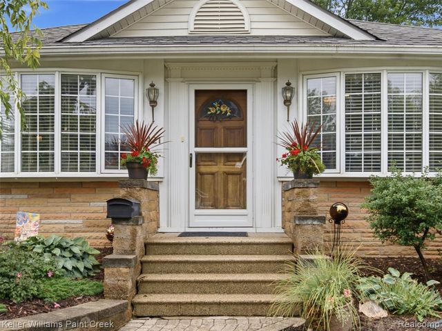 421 N Castell Avenue, Rochester, MI 48307