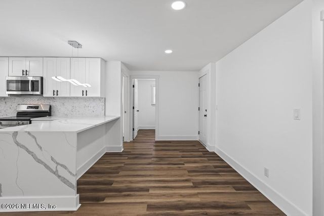 4020 FOREST Boulevard, Jacksonville, FL 32246