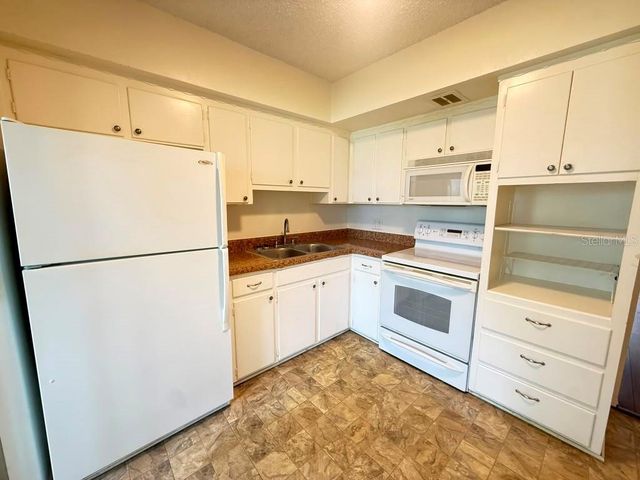 4032 57TH STREET N 264, Kenneth City, FL 33709
