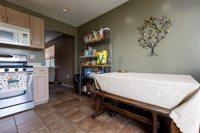 5321 NW 87th Court, Kansas City, MO 64154
