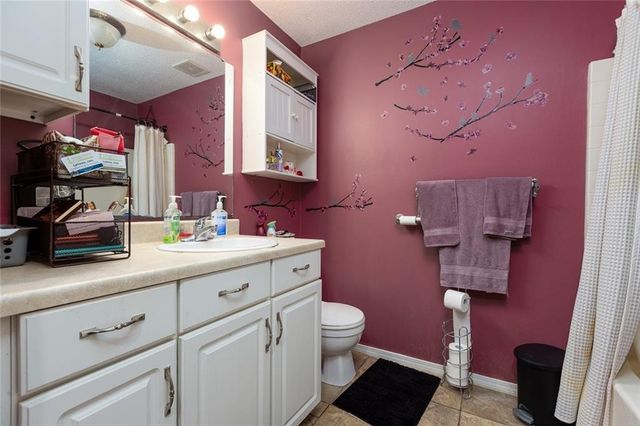 5321 NW 87th Court, Kansas City, MO 64154