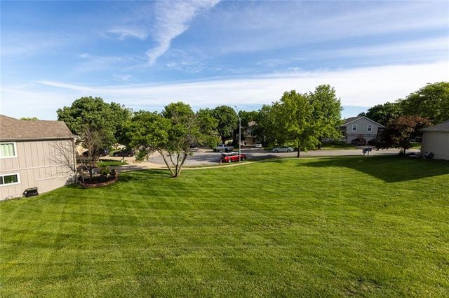 5321 NW 87th Court, Kansas City, MO 64154