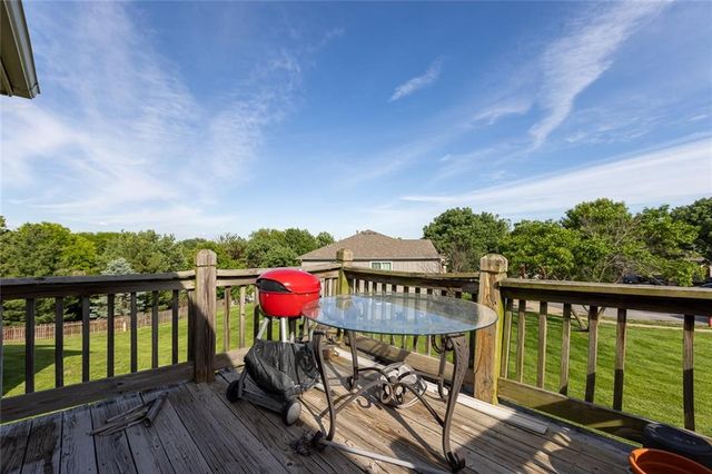5321 NW 87th Court, Kansas City, MO 64154