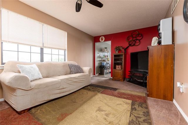 5321 NW 87th Court, Kansas City, MO 64154