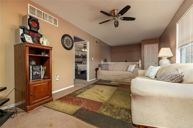 5321 NW 87th Court, Kansas City, MO 64154