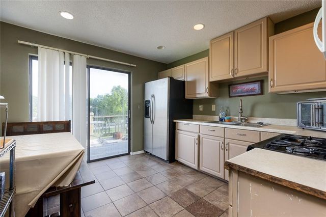 5321 NW 87th Court, Kansas City, MO 64154