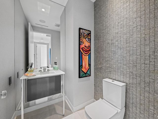 21 Isle Of Venice Drive 301, Fort Lauderdale, FL 33301