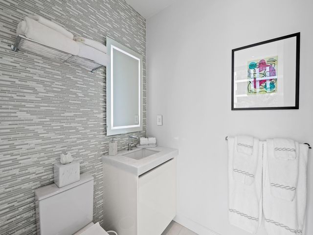 21 Isle Of Venice Drive 301, Fort Lauderdale, FL 33301