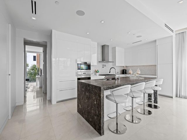 21 Isle Of Venice Drive 301, Fort Lauderdale, FL 33301