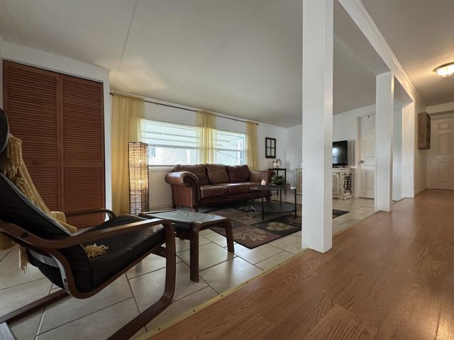 8661 SW 18th Place, Davie, FL 33324