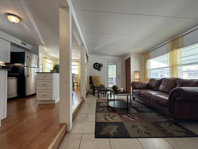 8661 SW 18th Place, Davie, FL 33324